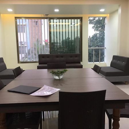 Hotel Shri Sharanam Maheshwar ภายนอก รูปภาพ