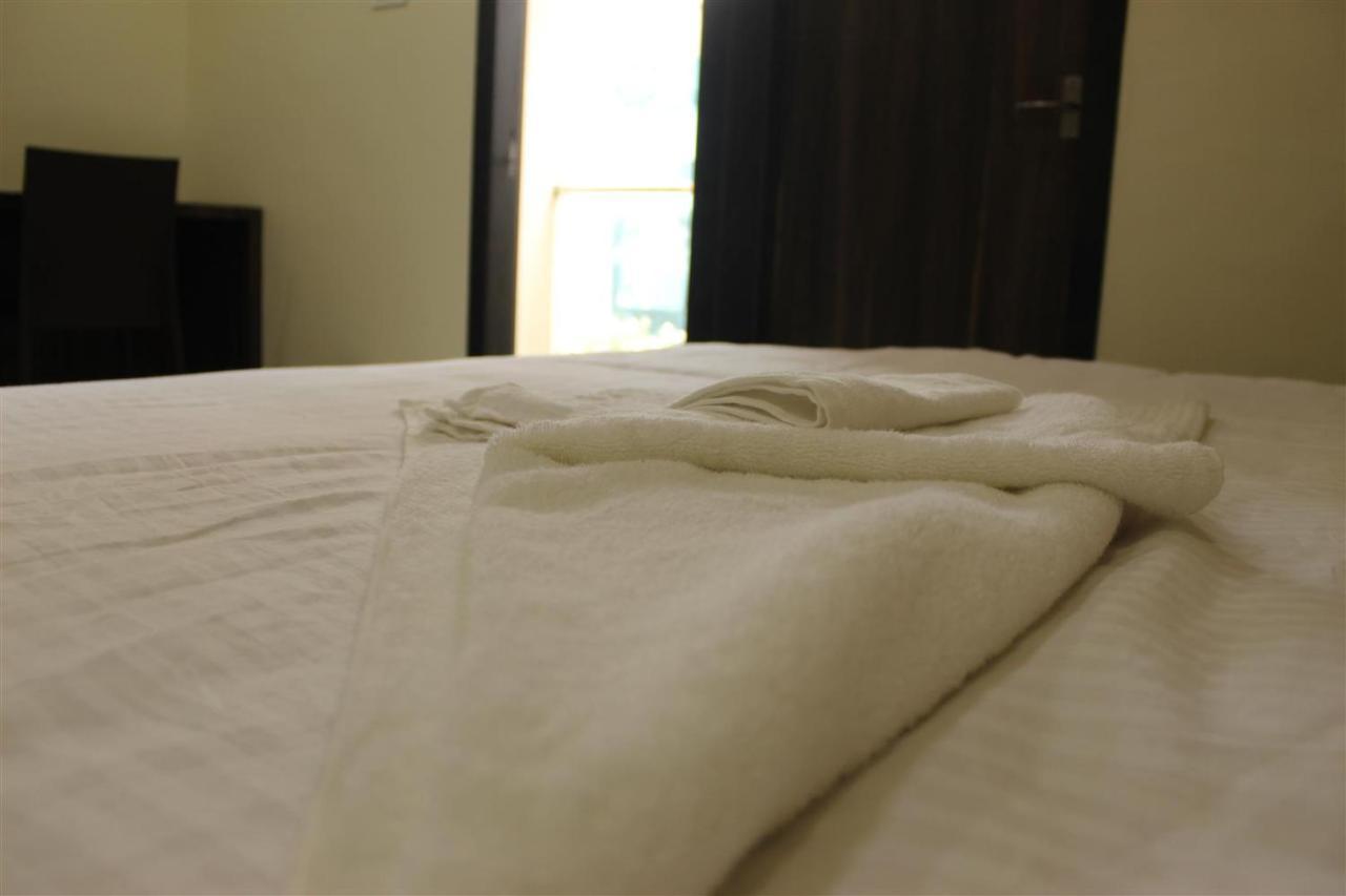 Hotel Shri Sharanam Maheshwar ภายนอก รูปภาพ