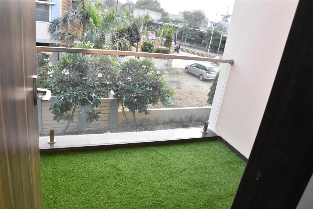 Hotel Shri Sharanam Maheshwar ภายนอก รูปภาพ
